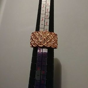 Women's fashion ring